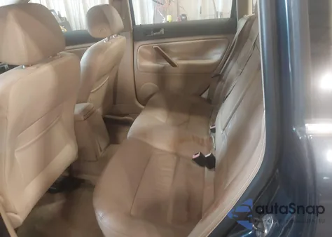 2004 Volkswagen Passat Glx z USA, uszkodzony, nr VIN WVWWH63B44E181289